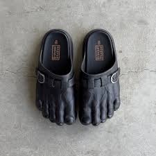 Bravest Studios - Black Hulk Slide (Black Foot Clogs)