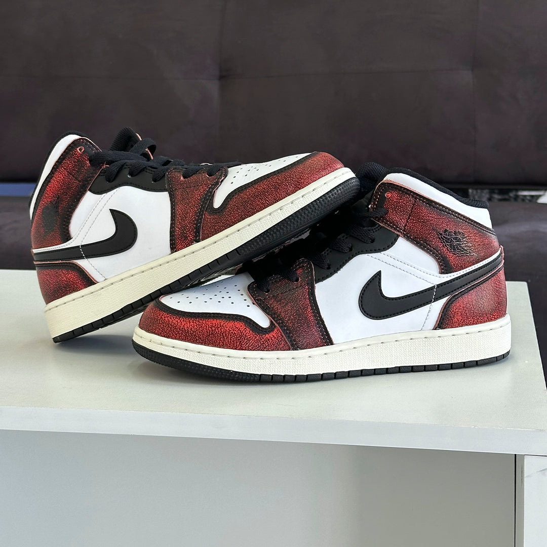 Jordan 1 Mid - Wear Away Chicago GS (PREOWNED)