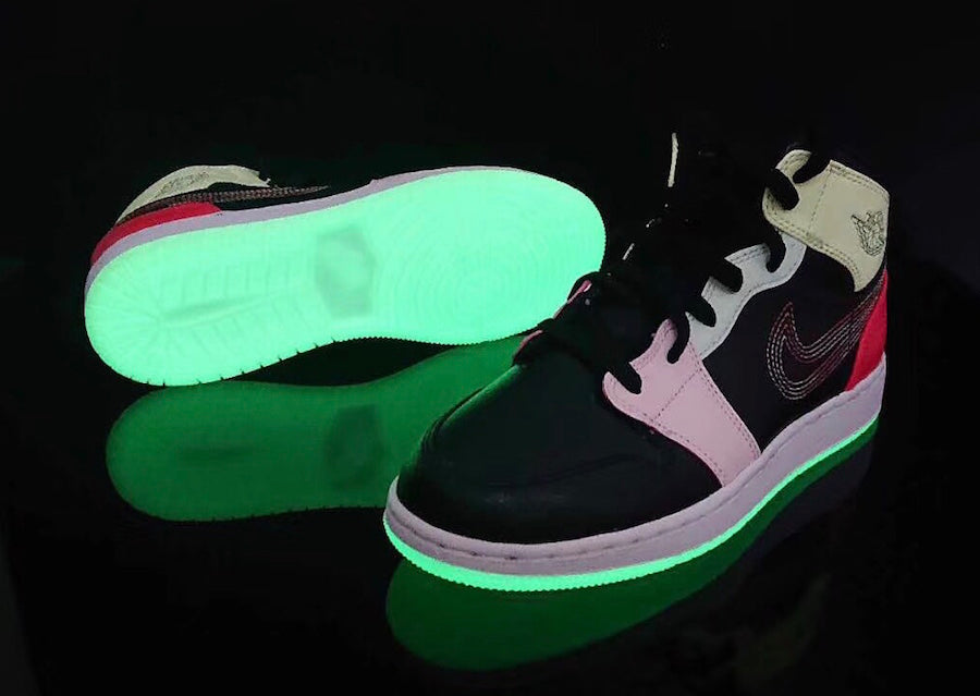 Jordan 1 Mid - Glow In The Dark (GS)